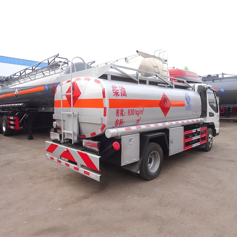 Camion-citerne à carburant JAC 4*2 neuf ou d'occasion de 8 000 litres