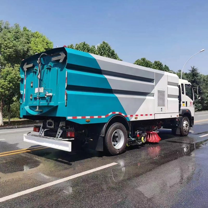 شاحنة كاسحة طرق عالية الضغط SINOTRUK 4*2 مستعملة أو جديدة