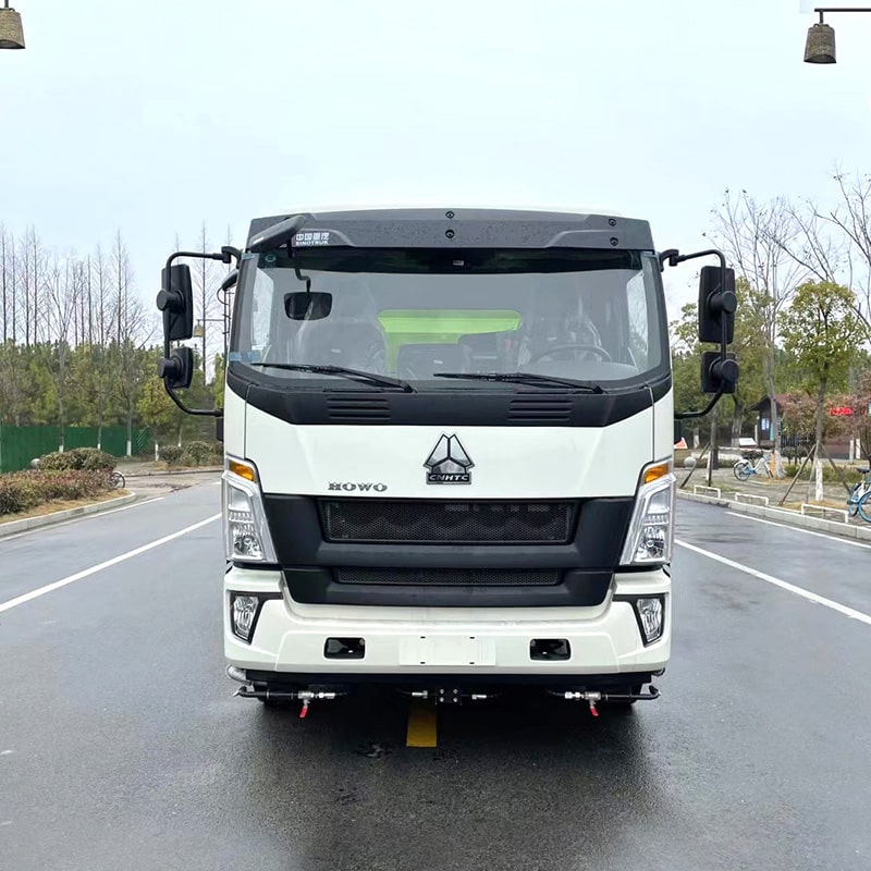 HOWO 4*2 high pressure broom road sweeper truck