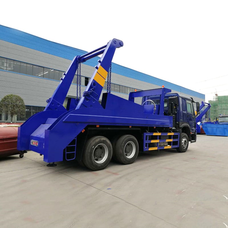 شاحنة جمع القمامة ذات الذراع المتأرجحة SINOTRUCK HOWO 20/18 CBM