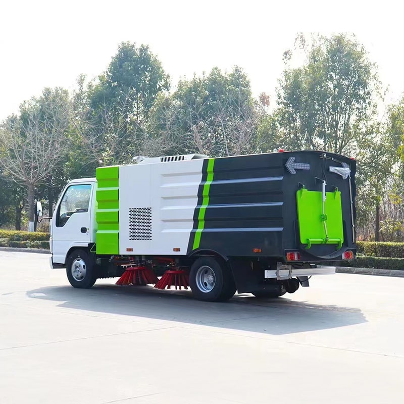 ISUZU 5000Liters Vacuum Road Sweeper Cleaning Truck