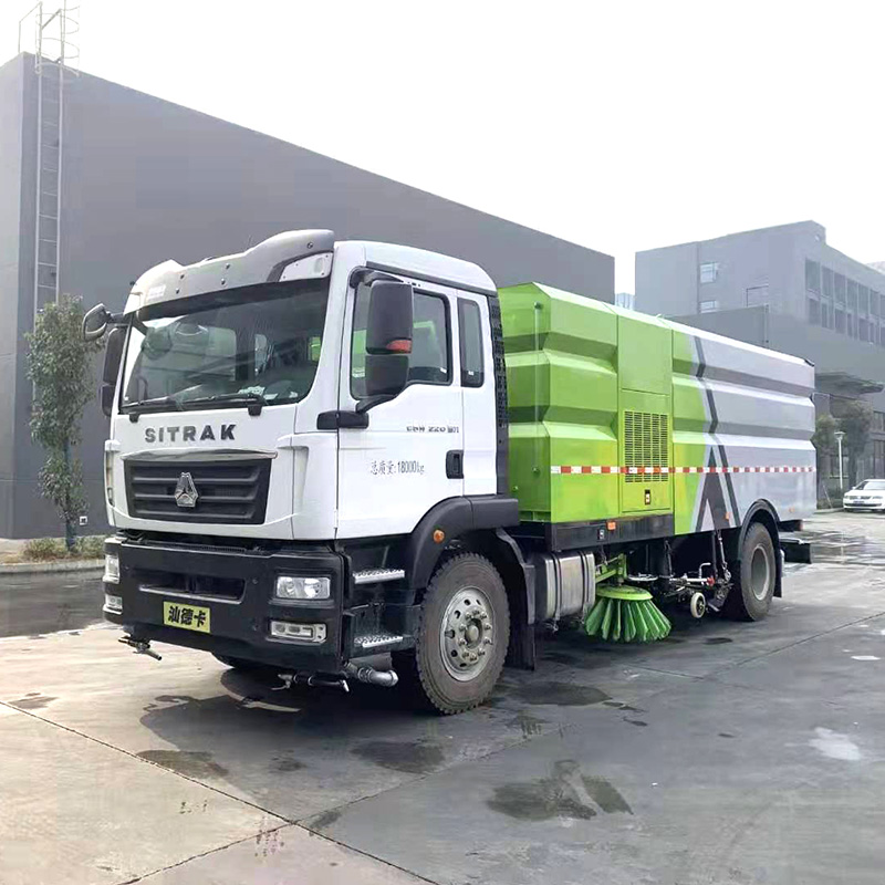 Camion balayeuse aspirante à eau SINOTRUK 4*2