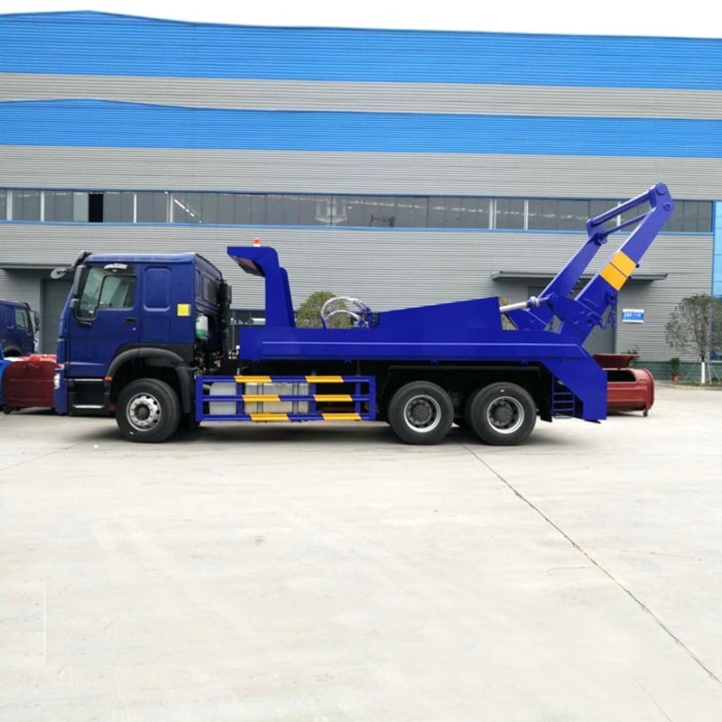 شاحنة جمع القمامة ذات الذراع المتأرجحة SINOTRUCK HOWO 20/18 CBM