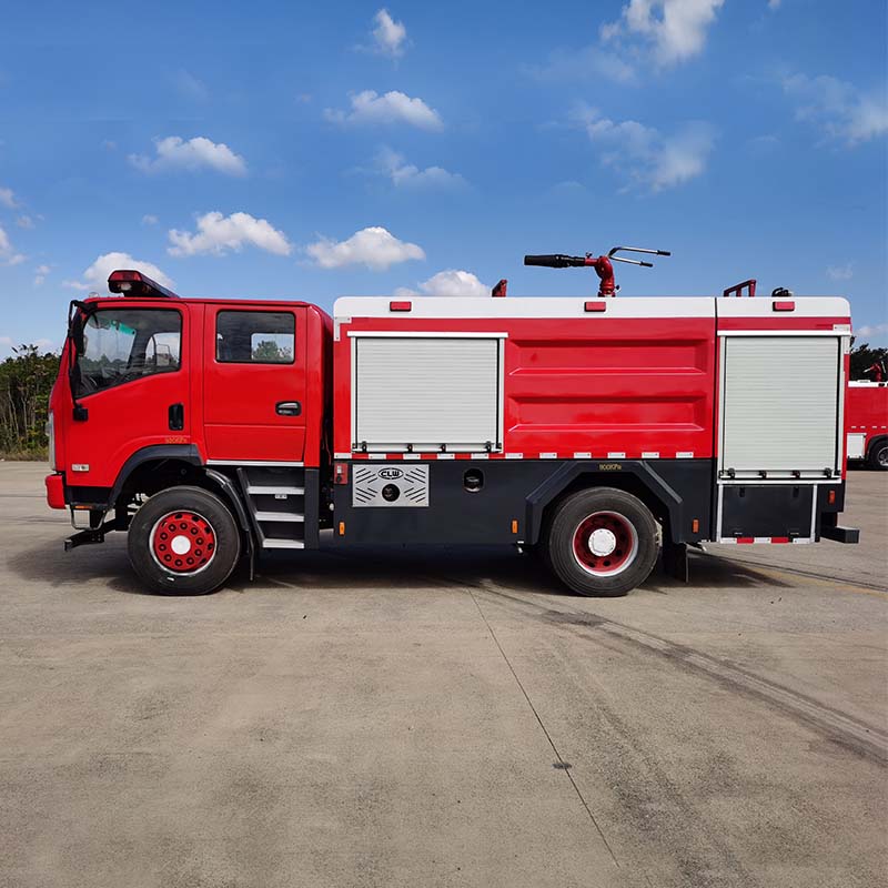 Brand New 4x4 6000 Liters Water Foam Fire Fighting Truck