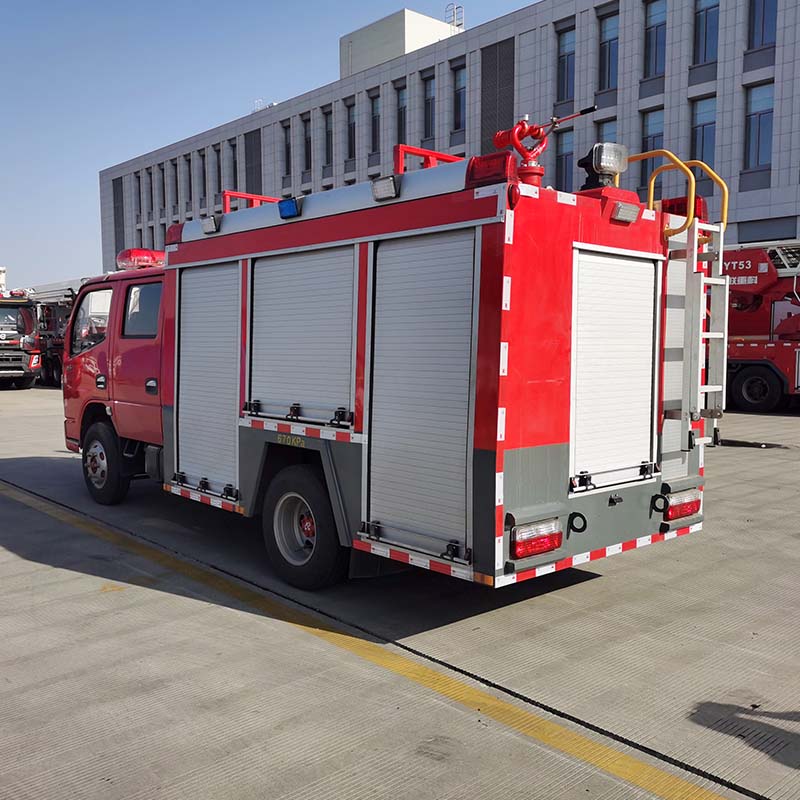 Dongfeng 4x2 2500 liter fire fighting truck