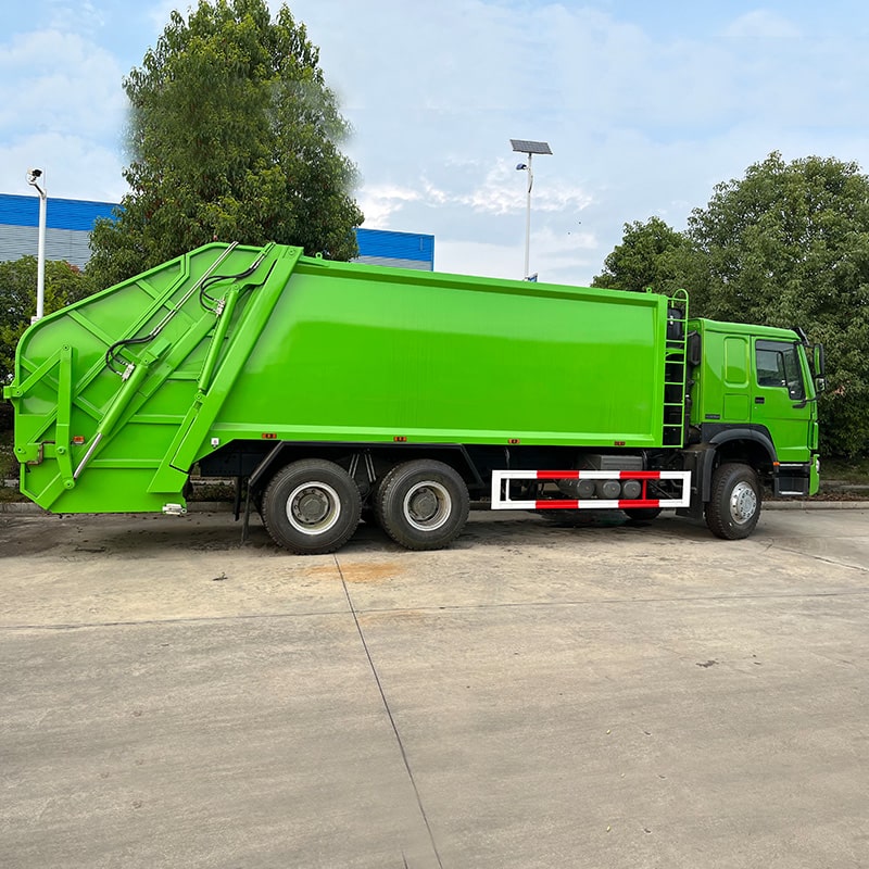 SINOTRUCK HOWO 18 CBM Compactor Garbage Truck 6 x 4 for Sale