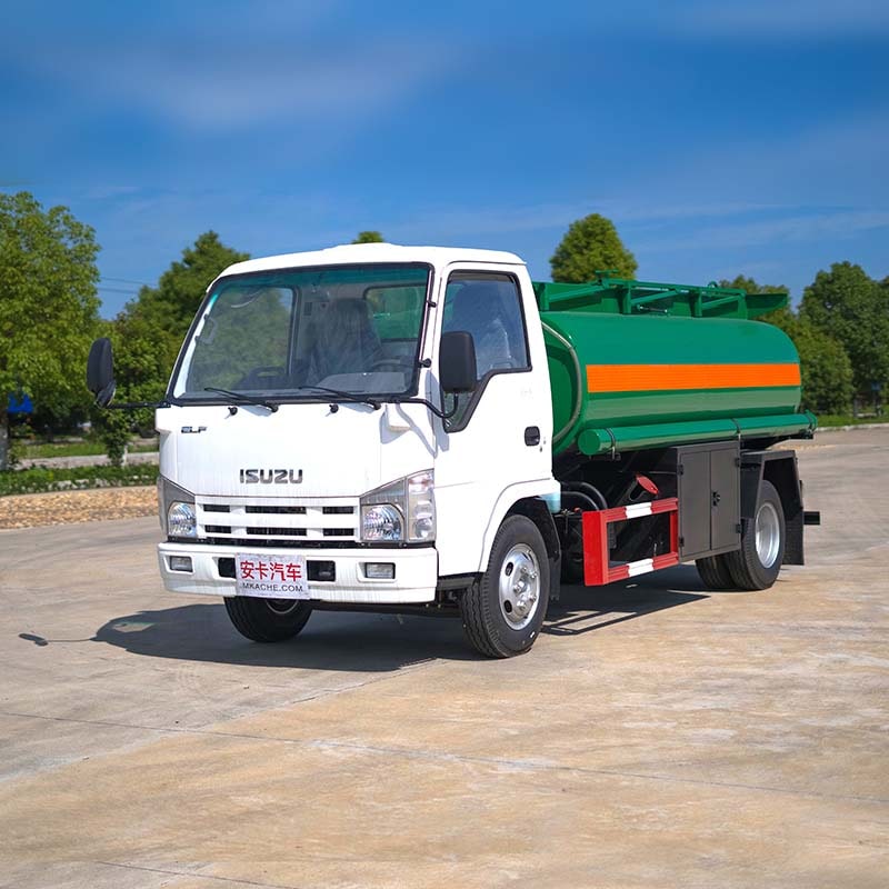 ISUZU 5000 liters fuel oil diesel tanker truck