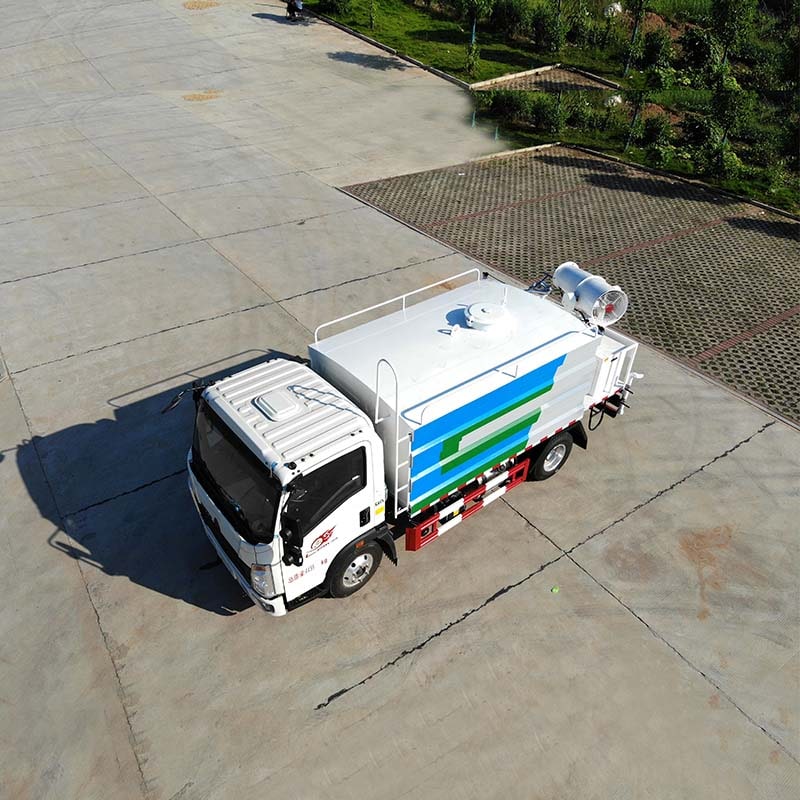 Howo 4X2 5cbm Water Spray Tank Truck