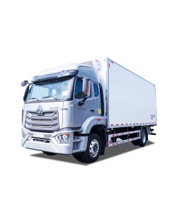 Sinotruk HOWO Freezer Box Truck Light duty 6.8m For Sale