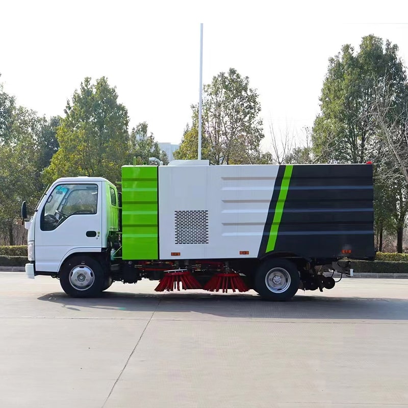 ISUZU 5000Liters Vacuum Road Sweeper Cleaning Truck