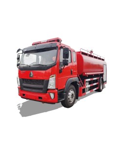 SINOTRUK low price 4*2 8cbm water tank fire truck