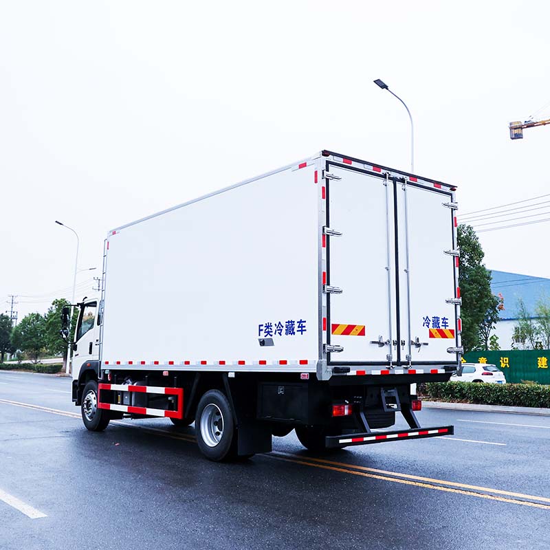 Camion fourgon frigorifique HOWO RHD 4X2 6,8 m