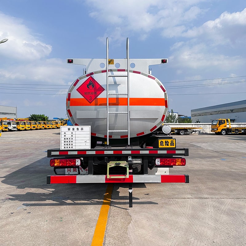 SINOTRUK 4*2 11ton fuel tanker truck oil tank truck