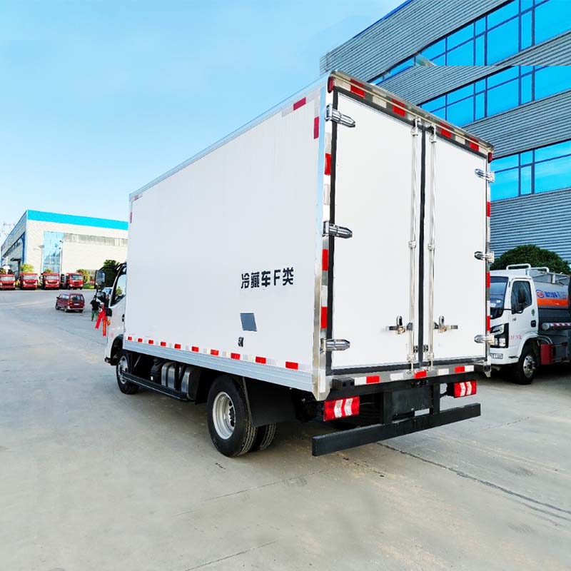 JAC 4x2 small refrigerator truck