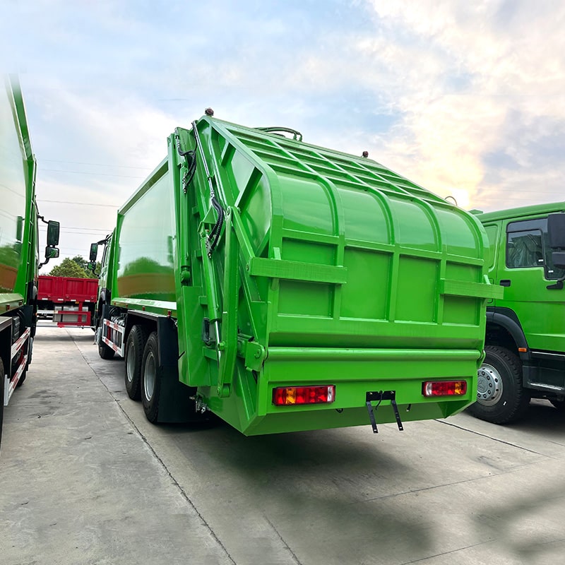 SINOTRUCK HOWO 18 CBM Compactor Garbage Truck 6 x 4 for Sale