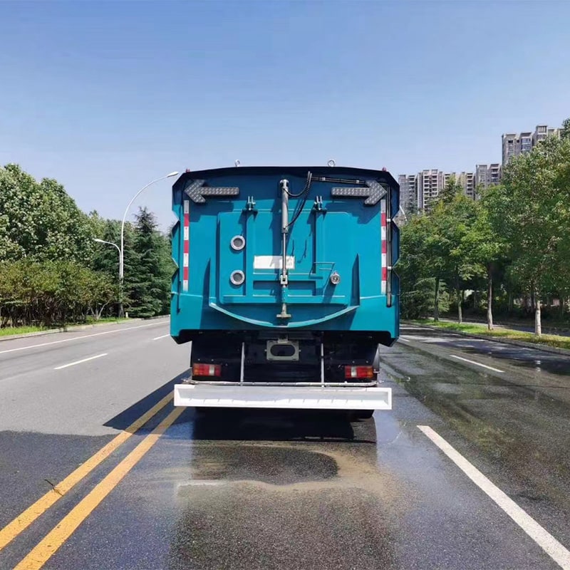 شاحنة كاسحة طرق عالية الضغط SINOTRUK 4*2 مستعملة أو جديدة