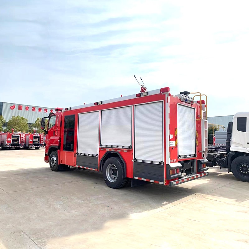 ISUZU 4*2 new or used 8cbm water tank fire fighting truck