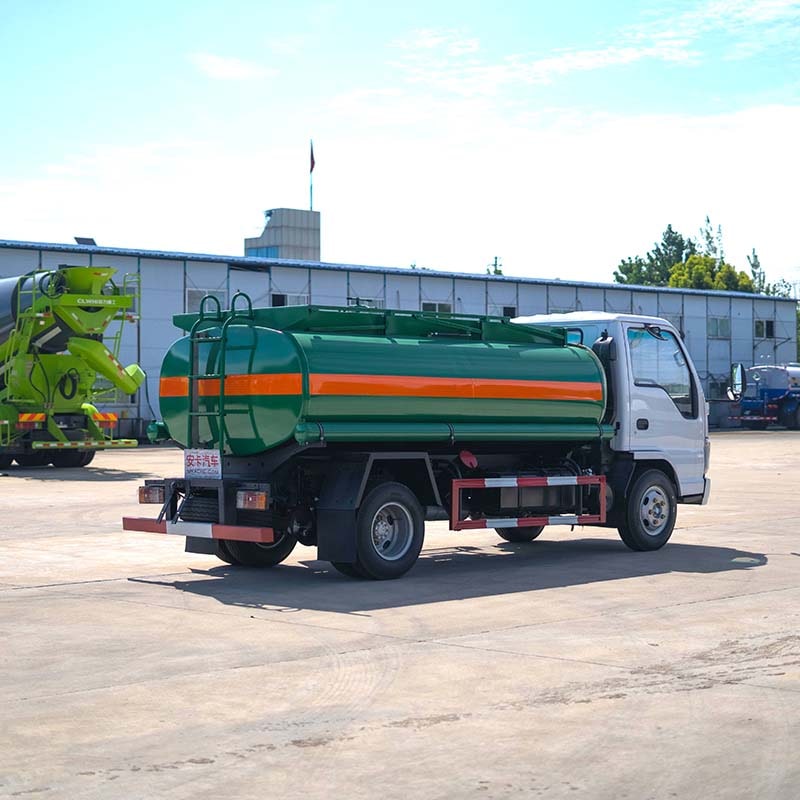 ISUZU 5000 liters fuel oil diesel tanker truck