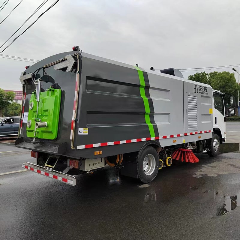 Balayeuse autonettoyante à haute pression ISUZU 4cbm