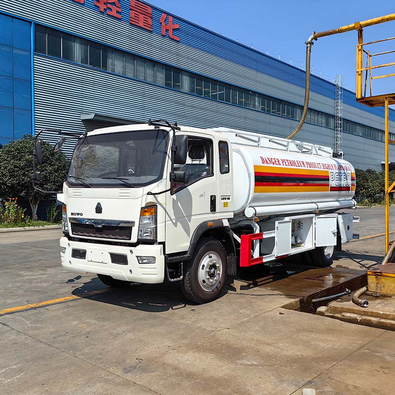 Camion-citerne à carburant diesel Howo 12 000 litres