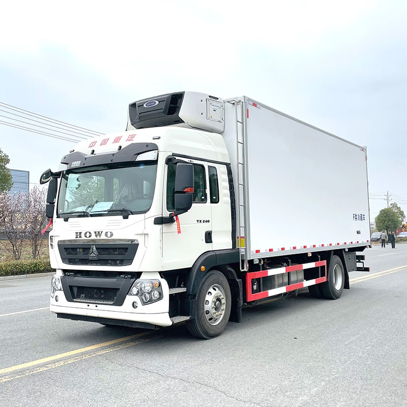 Camion frigorifique HOWO 42m3 à conduite à droite à vendre