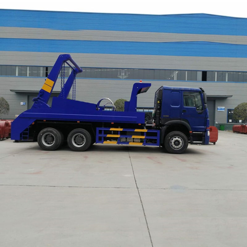 شاحنة جمع القمامة ذات الذراع المتأرجحة SINOTRUCK HOWO 20/18 CBM
