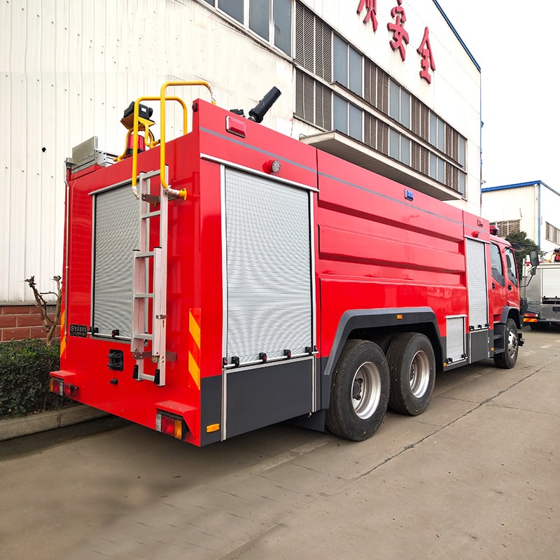 Japan Brand 16000L Foam and Water Tank Fire Fighting Truck