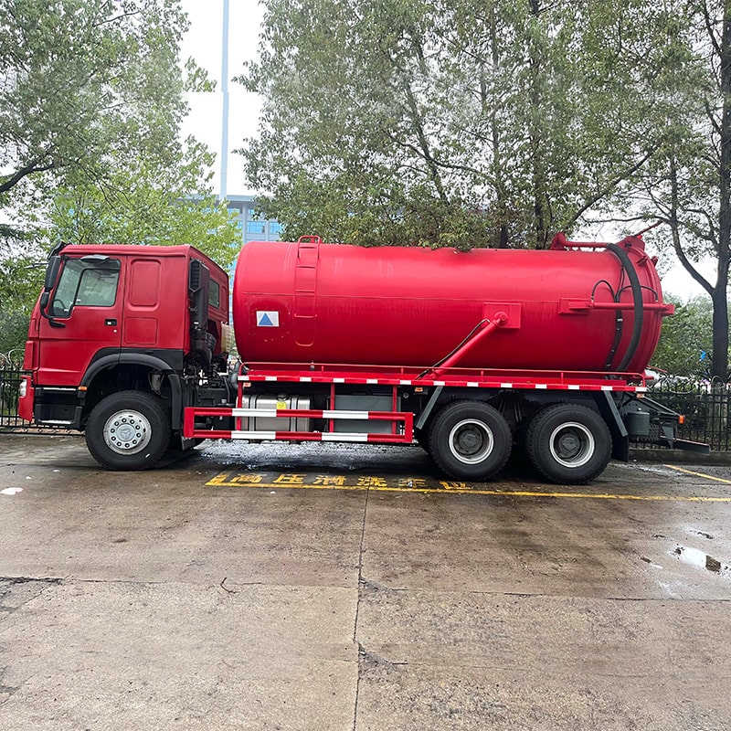 HOWO 22 cubic drainage jetting vacuum sewage suction truck
