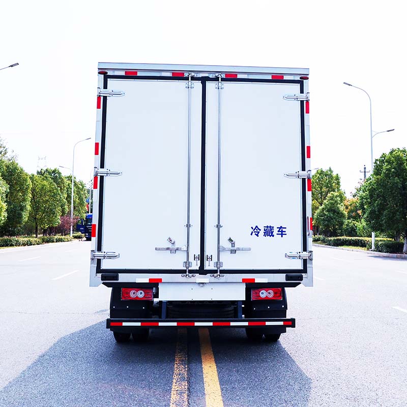 Camion frigorifique Foton 4 tonnes de haute qualité à vendre en Chine
