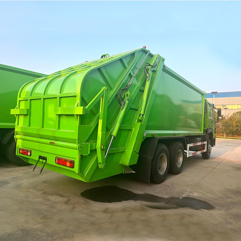 SINOTRUCK HOWO 18 CBM Compactor Garbage Truck 6 x 4 for Sale