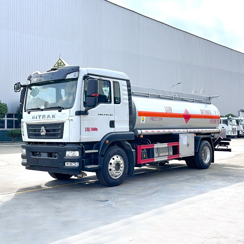 SINOTRUK 4*2 11ton fuel tanker truck oil tank truck